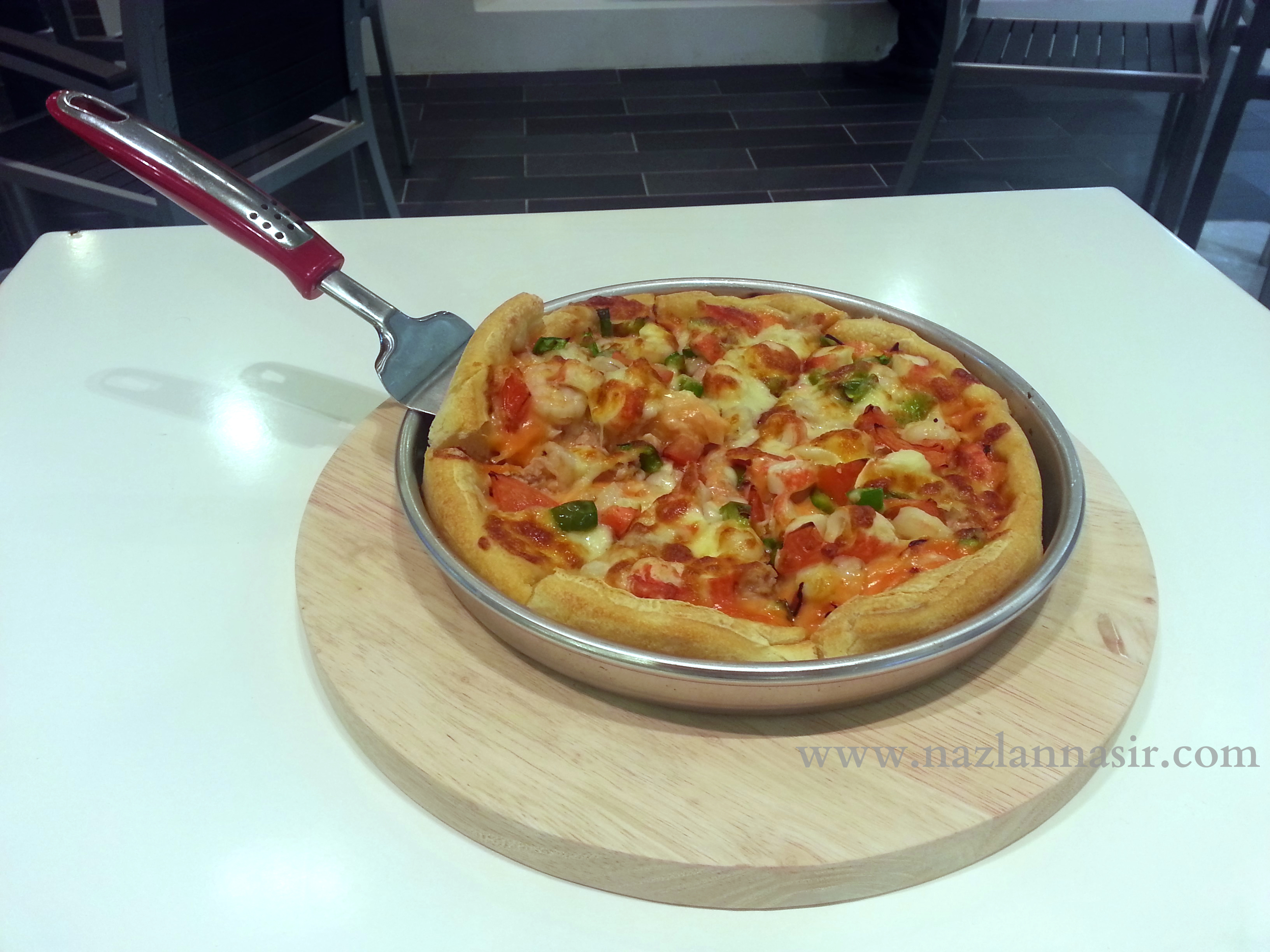 SAM's Deli Handmade Seafood Pizza