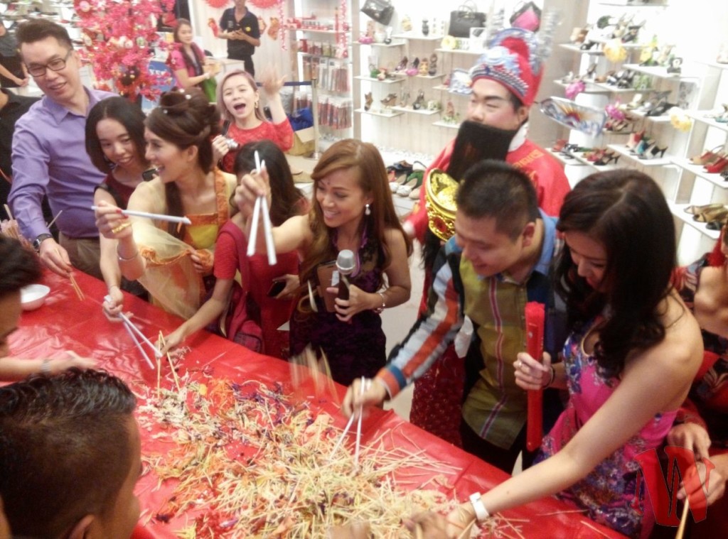 Yee Sang Tossing