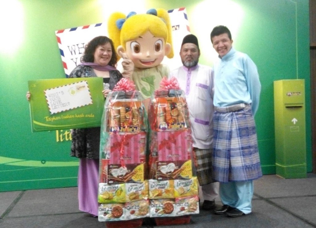 Sumbangan Julie's kepada Asrama Darul Falah Perkim