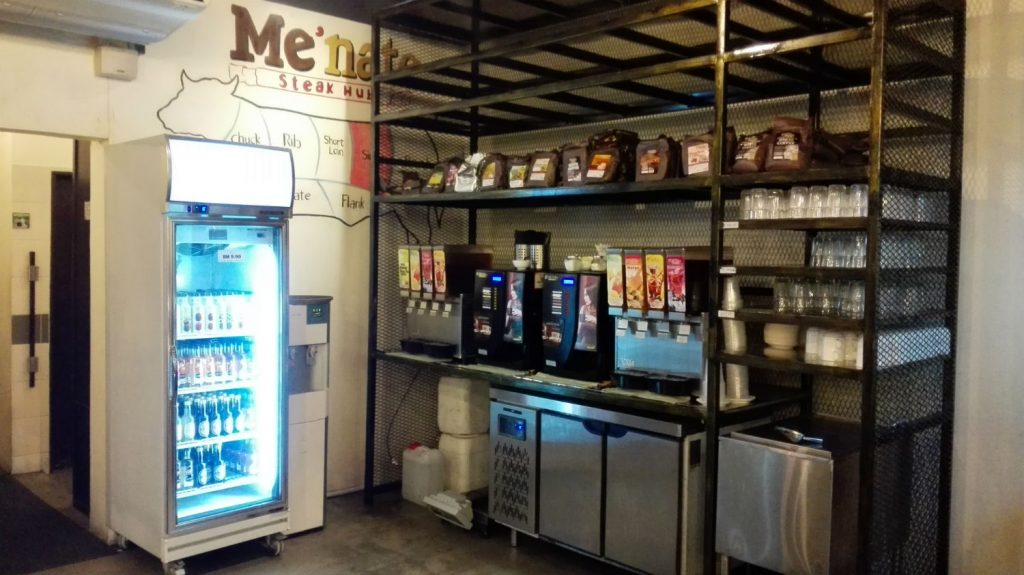 Free Flow Drinks at Me'nate