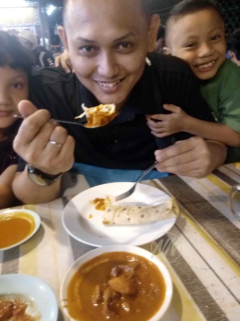 Happy makan chapati