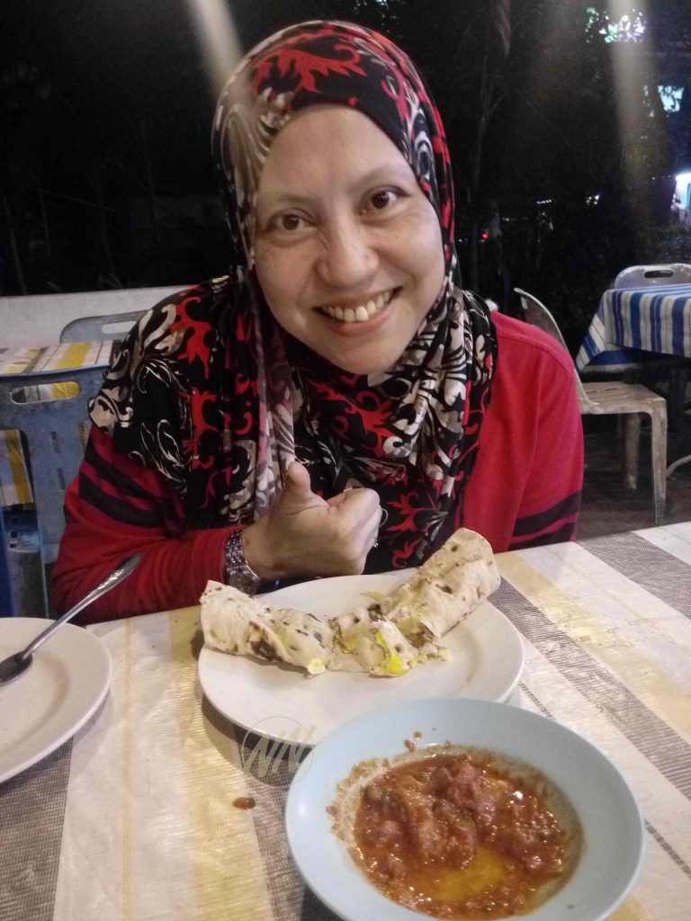 Terlebih happy makan 2 keping chapati