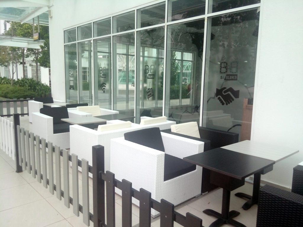 Bahagian atas luar bagi yang inginkan udara luar