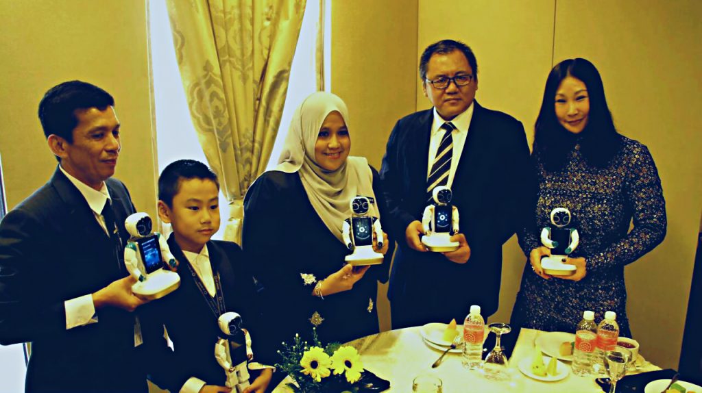 Mr Patrick Chew - Country CEO of GT Dollar Malaysia, Y.B. Datuk Mas Ermieyati Binti Samsudin- Deputy Minister of Tourism and Culture, Dr Paul Zhang Baolu - GT Group President & CEO, Ms Grace -