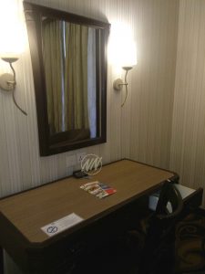 07 Facilities - Writingy Table