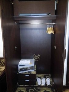 08 Facilities - Closet