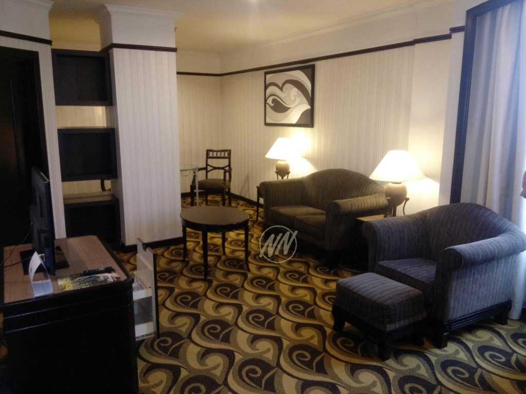 15 Deluxe Suite L16 (Hall) - Brown Theme