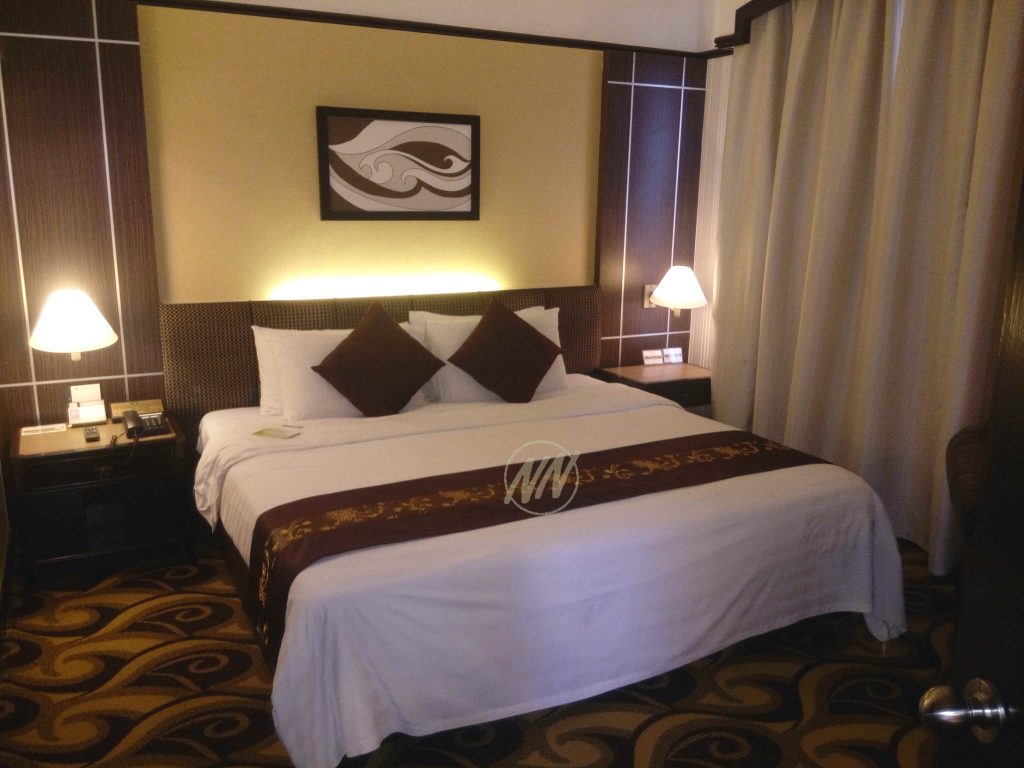 17 Deluxe Suite L16 (King Size Bed) - Brown Theme