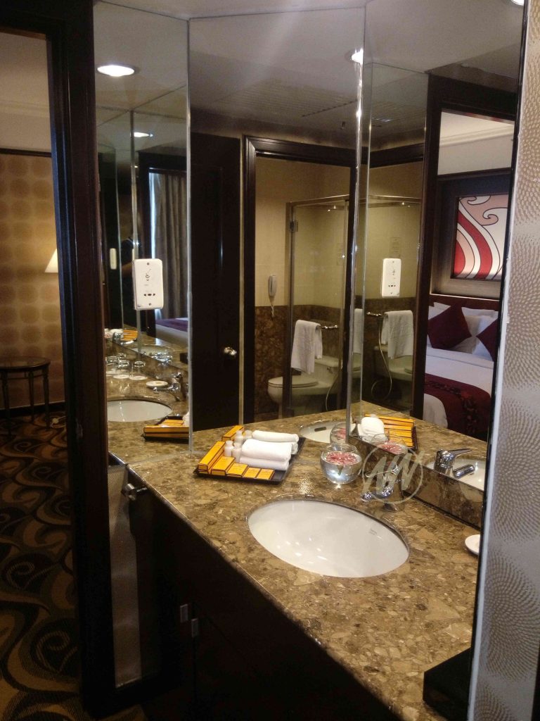 22 Corporate Deluxe L17 (Attached Toilet) - Burgundy Theme