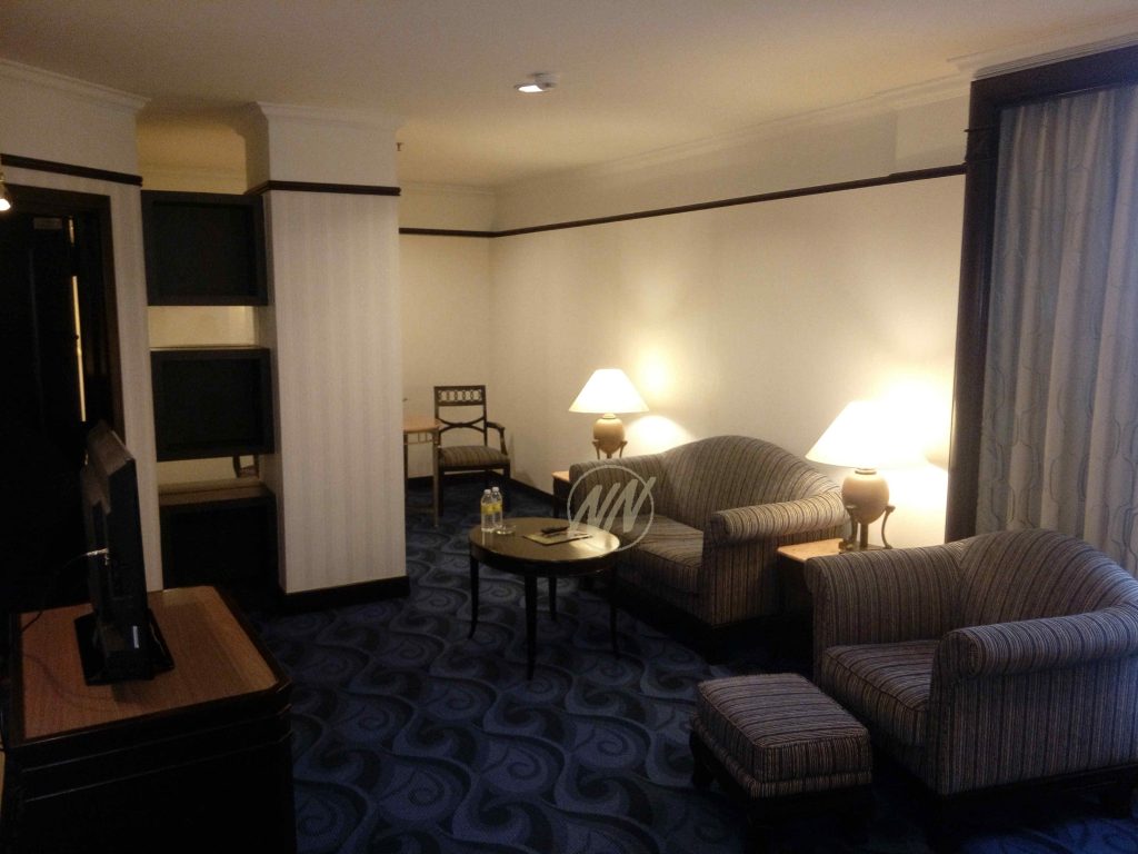 24 BlueWave Club L18 (Hall) - Blue Theme