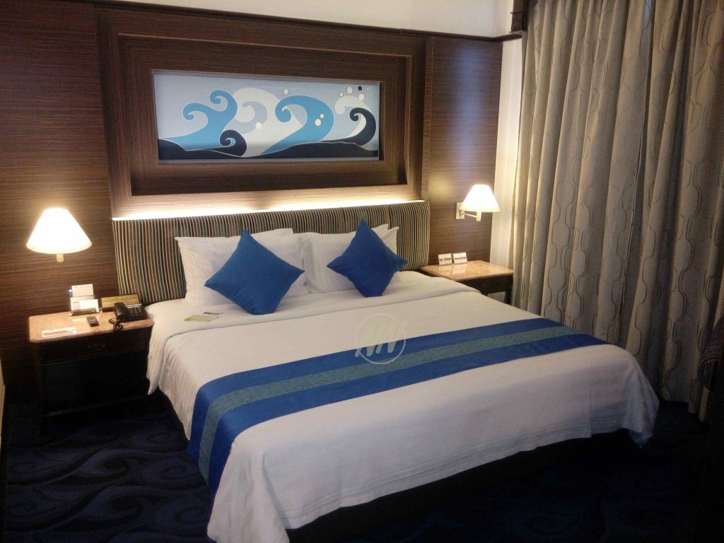 25 BlueWave Club L18 (King Size Bed) - Blue Theme