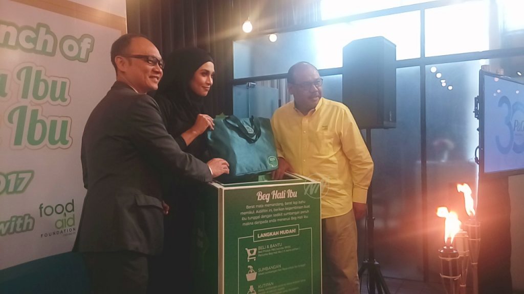 Sumbangan kepada Ibu Tunggal melalui kempen Daripada Ibu Kepada Ibu