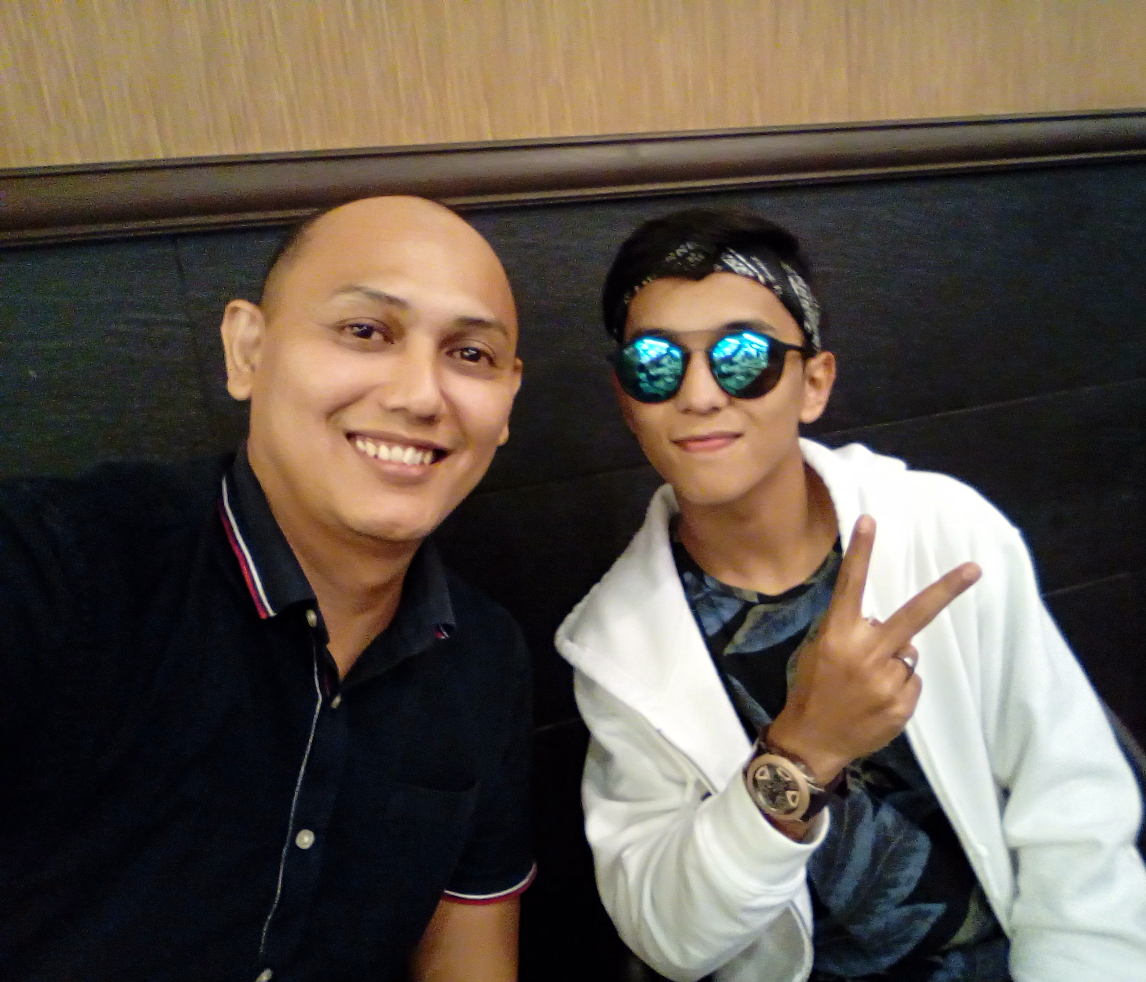 Aimon Tino pun datang...