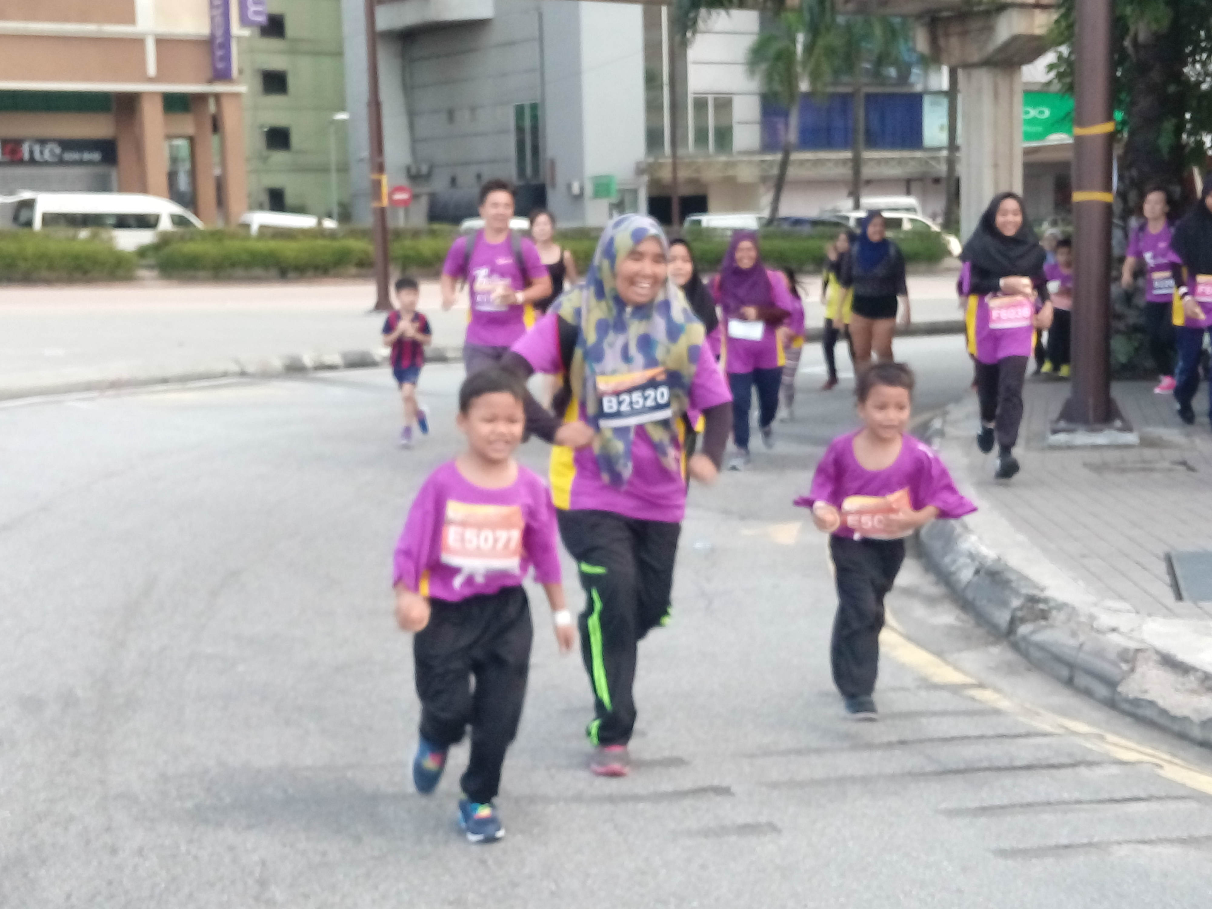 Antara peserta cilik ROASTERS Chicken Run 2017