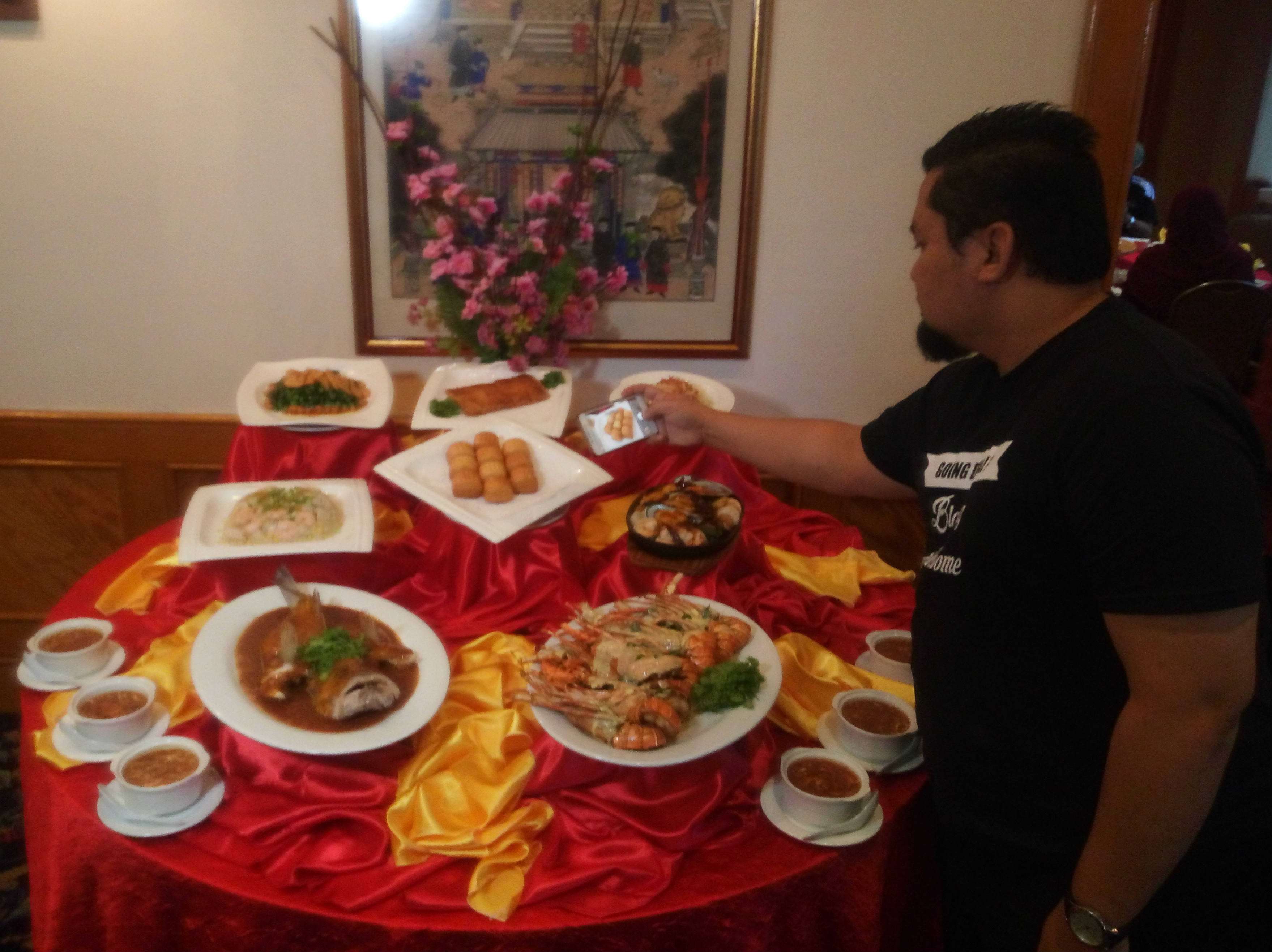 Food Blogger Shakiddo dengan gaya yang bersahaja...