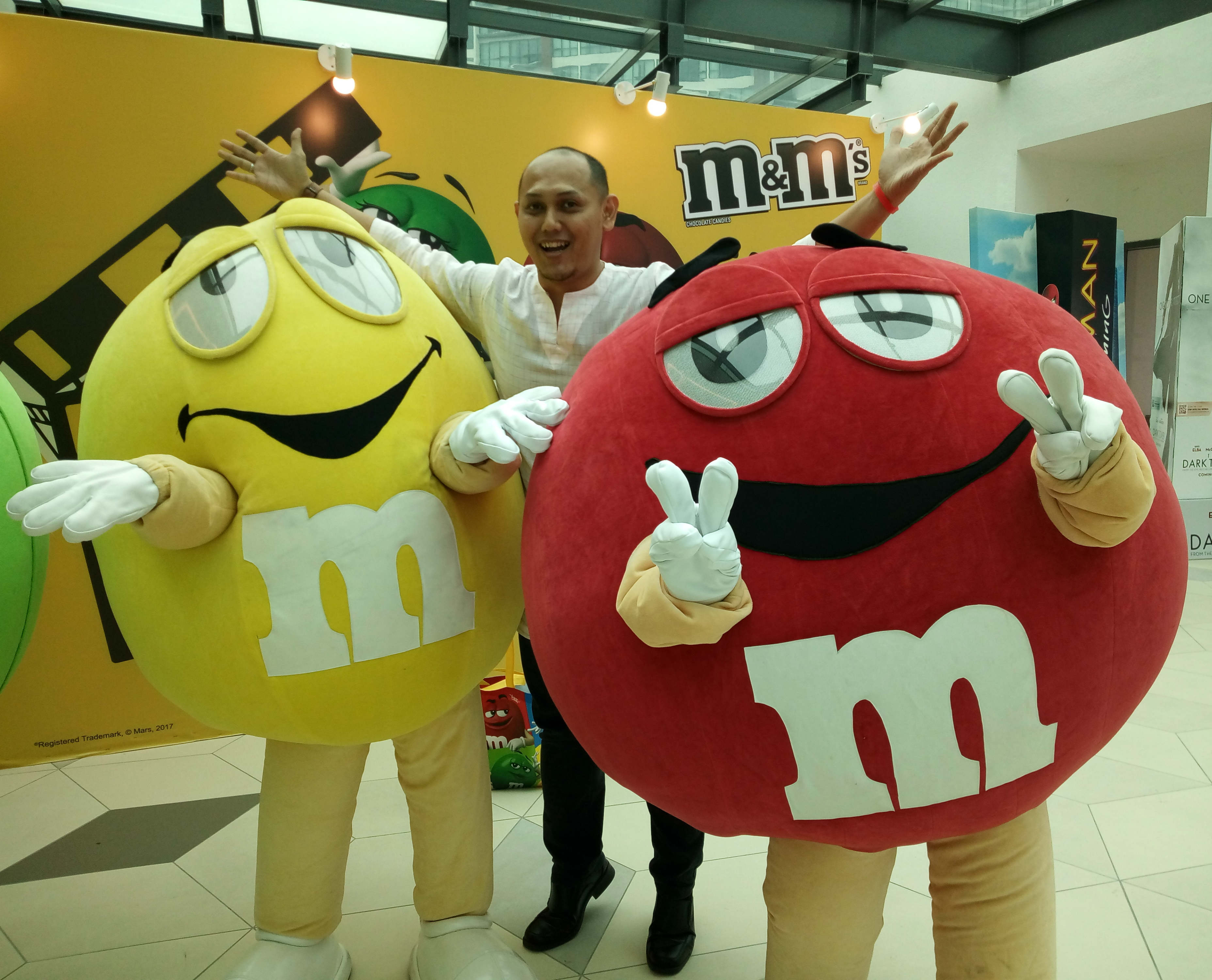 Naz bersama si Kuning & si Merah