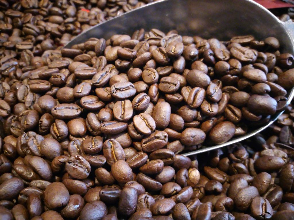 Campuran biji kopi yang asli