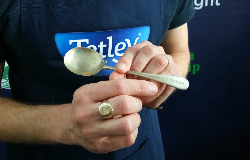 Setiap sudu dipahat nama Tea Master