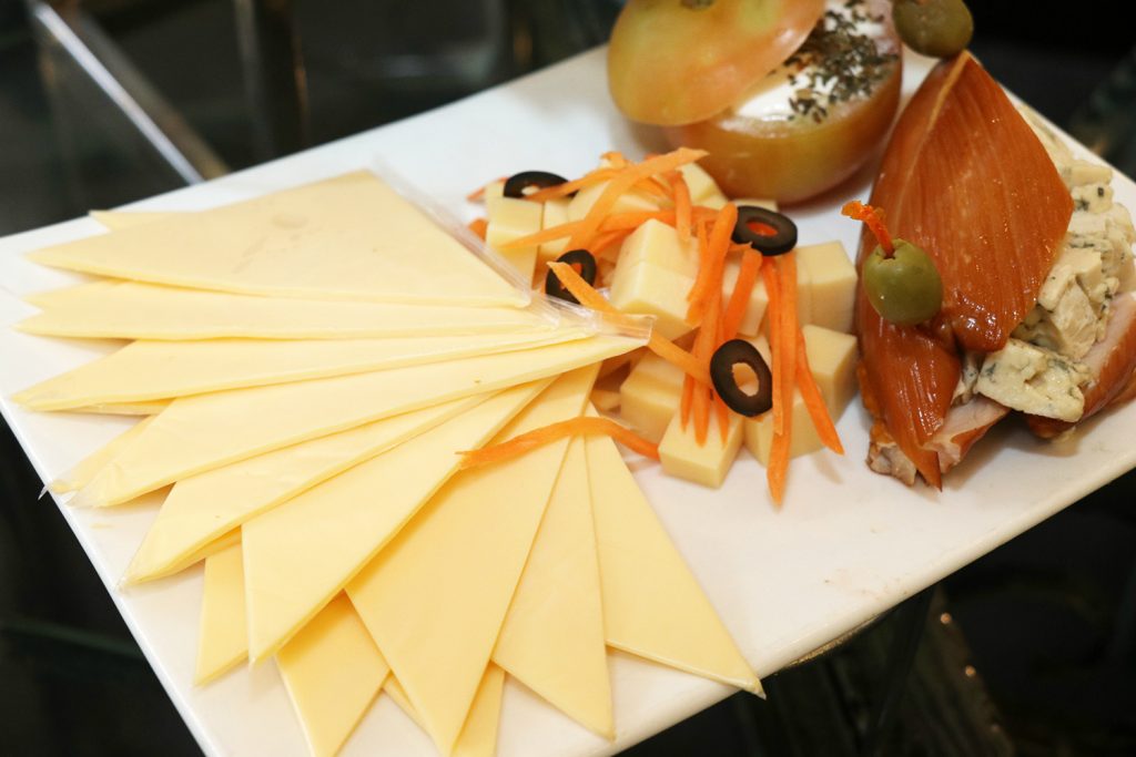 Assorted Cheese Platter with Cracker