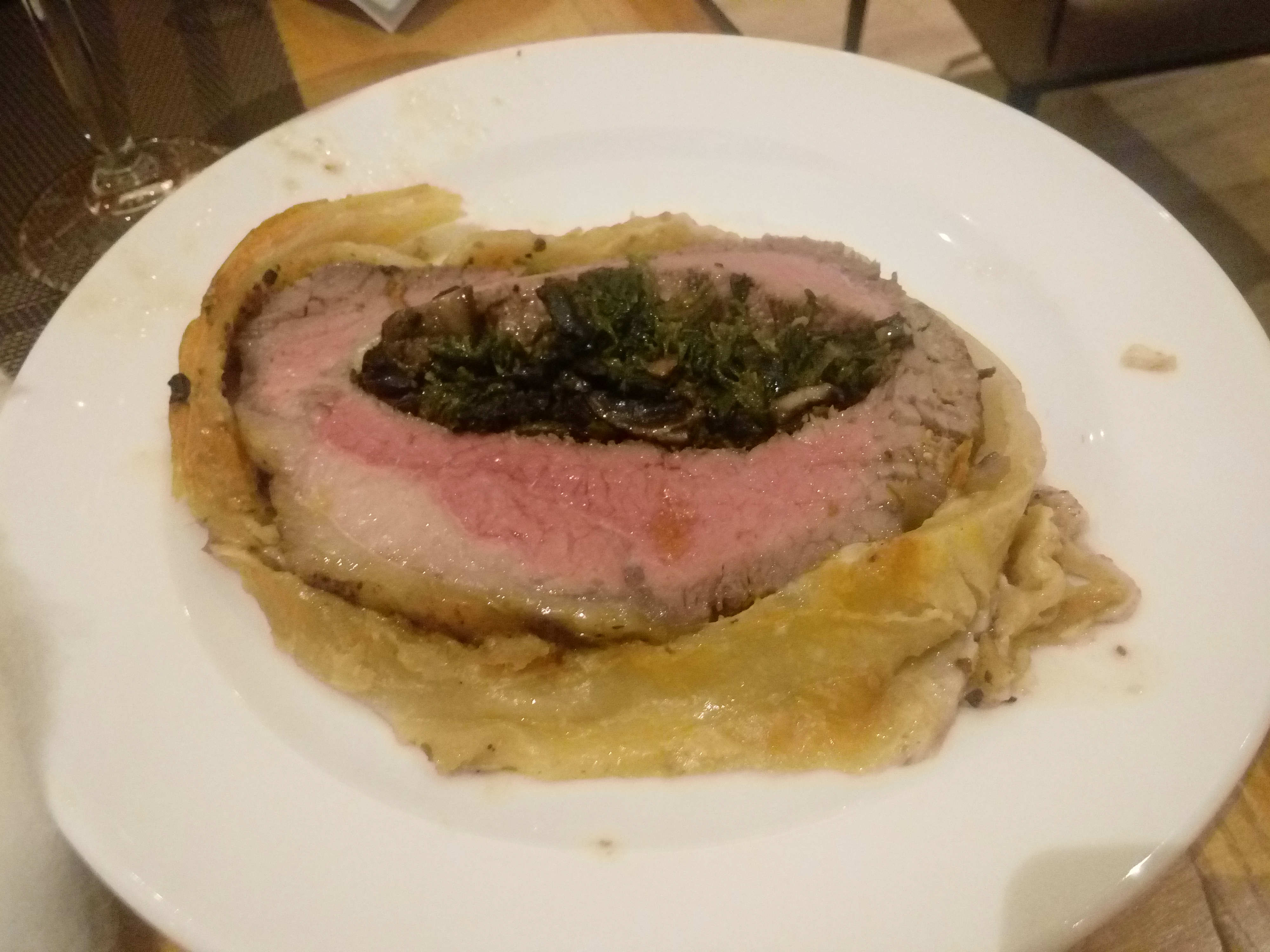 Beef Wellington dia sekeping pun dah mengenyangkan