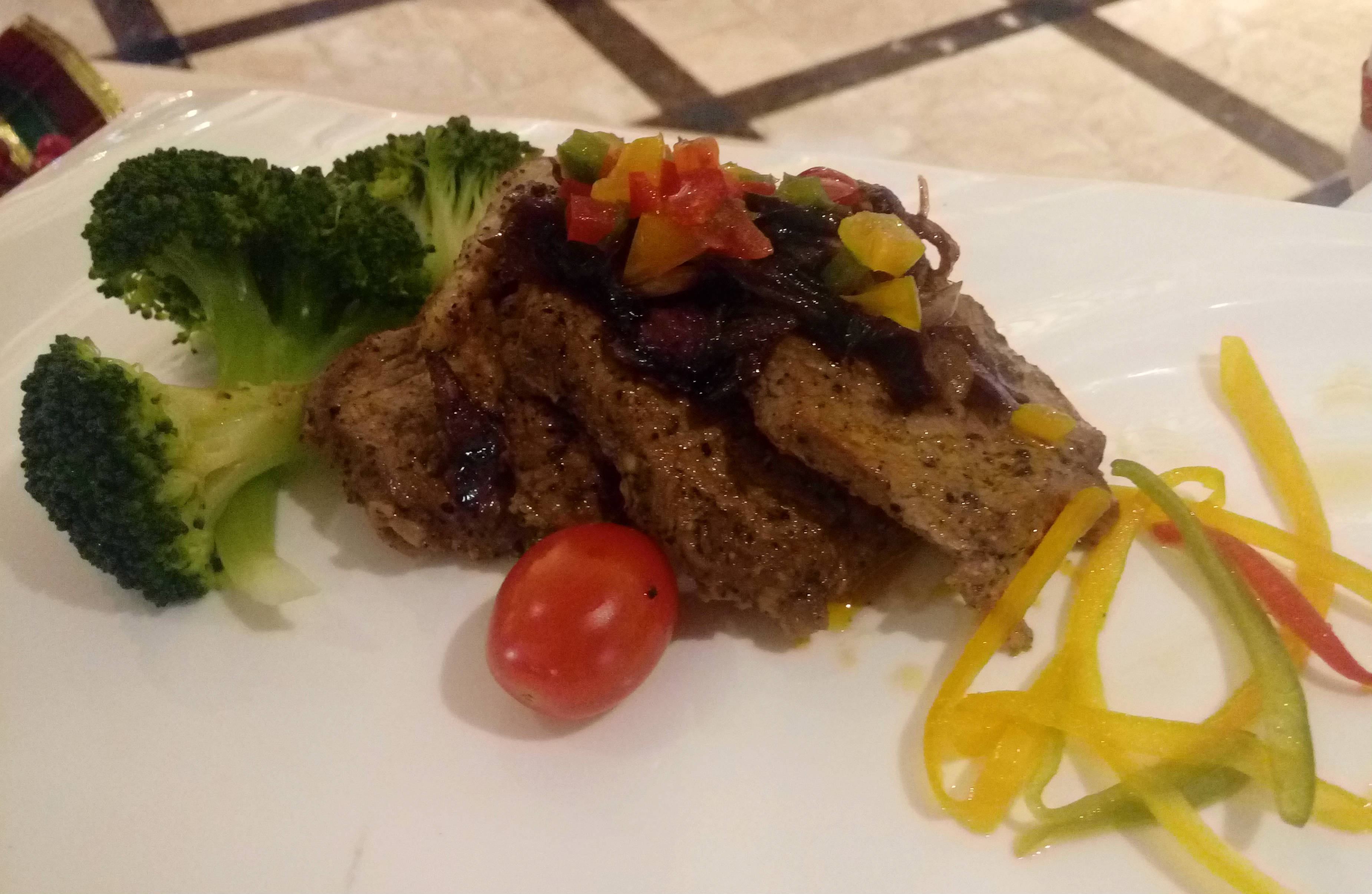 Medallion Beef Steak with Sarawak Black Pepper sauce