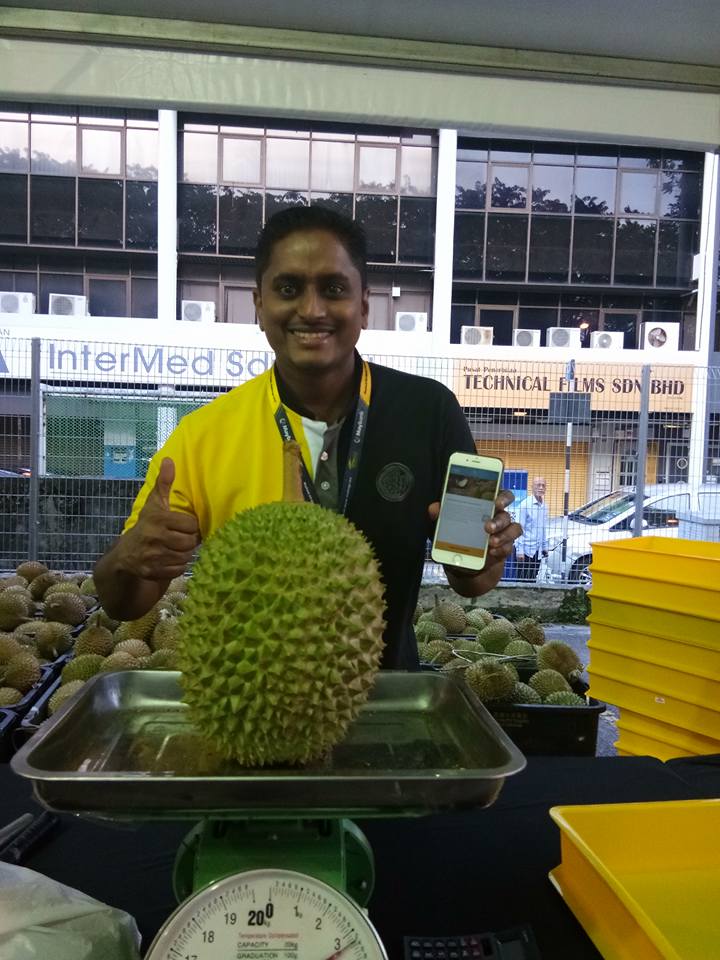 Bayar melalui aplikasi M2U dengan mudah