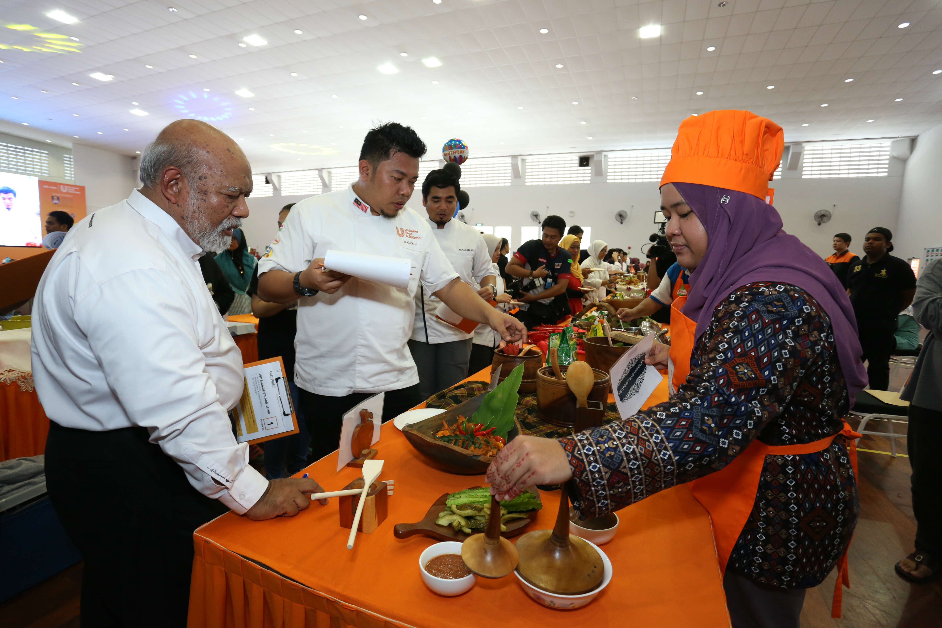 Chef Pengadil Juri bertugas