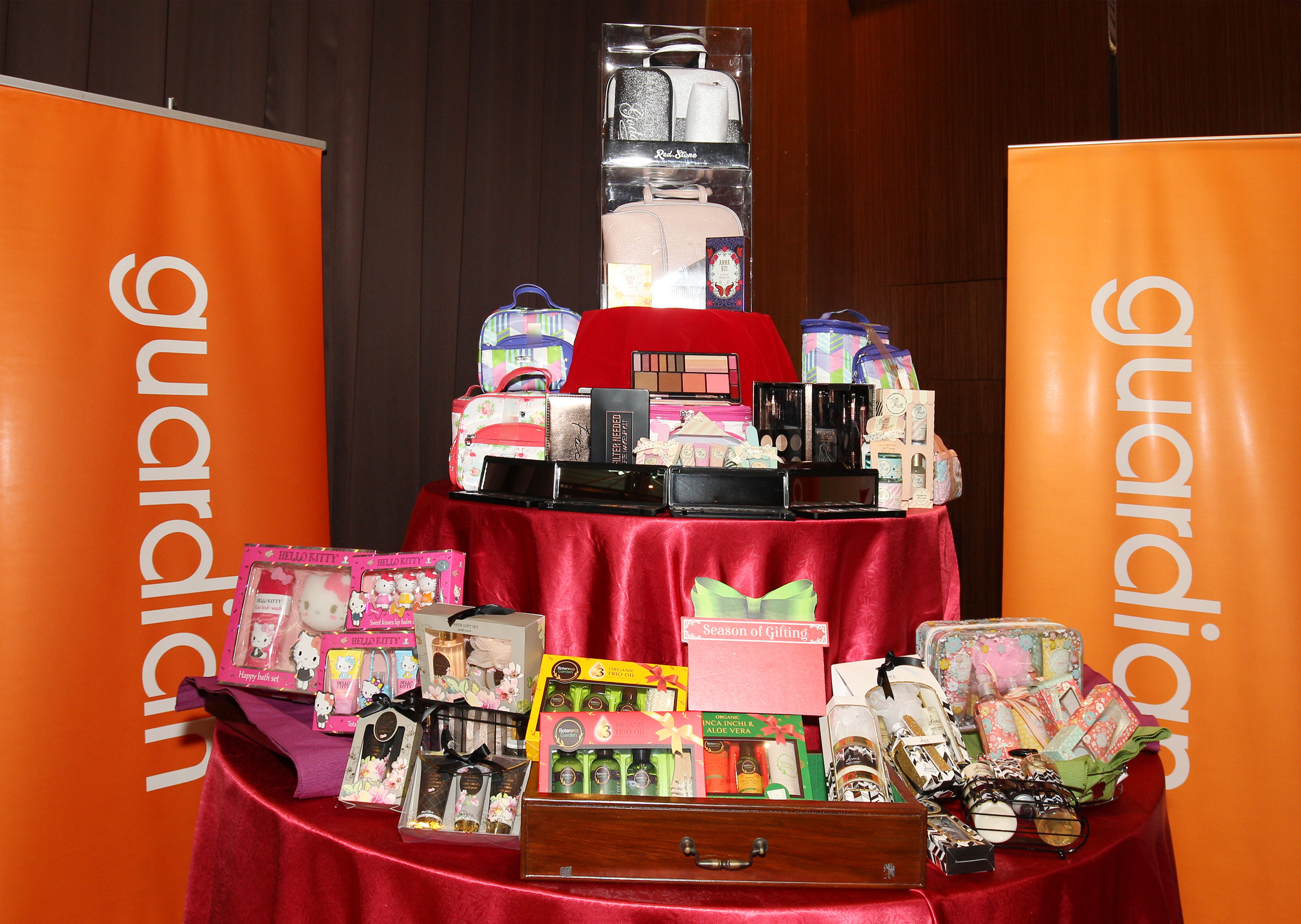 Set Hadiah Eksklusif Guardian