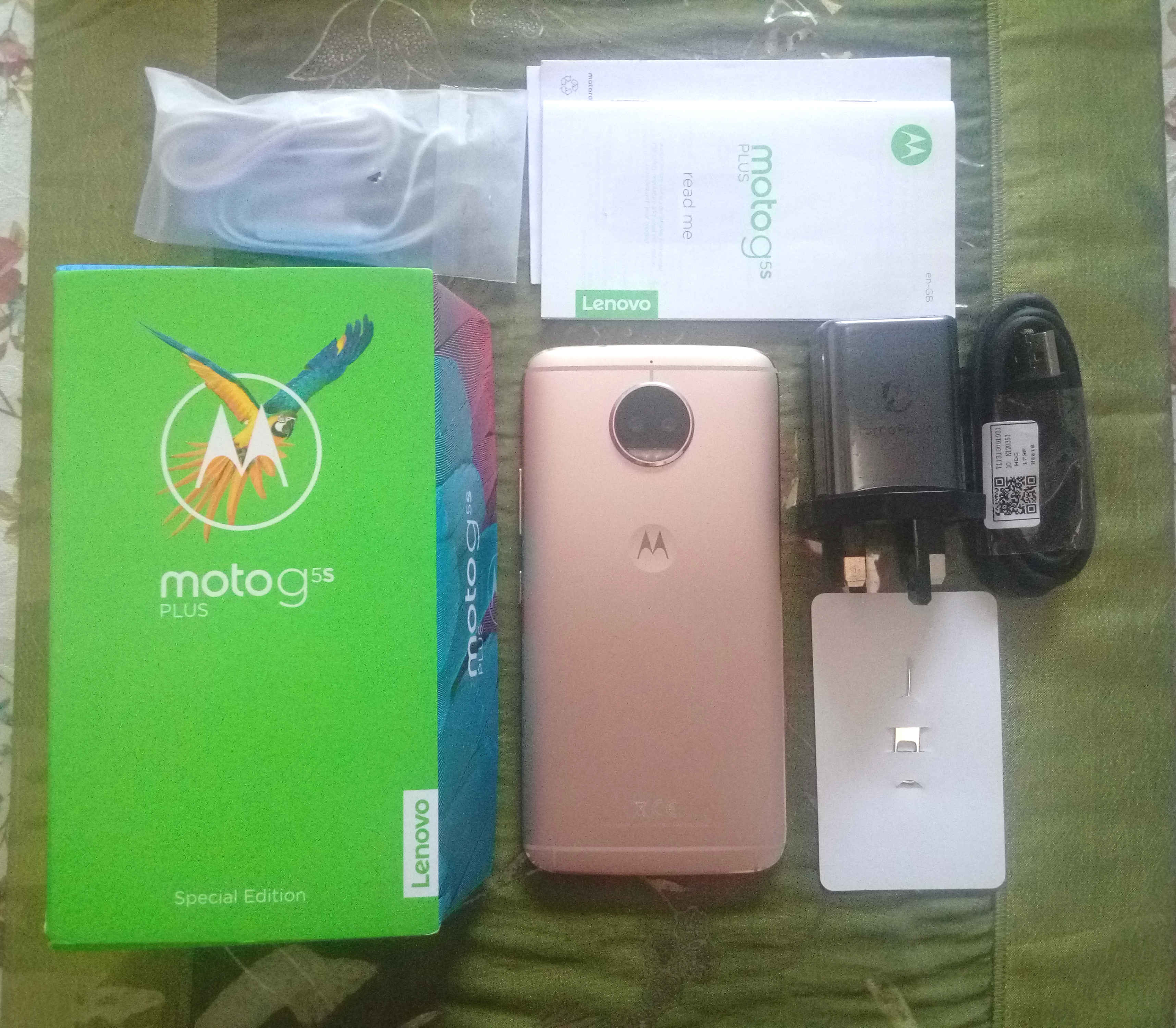 Unbox Motorola G5S Plus