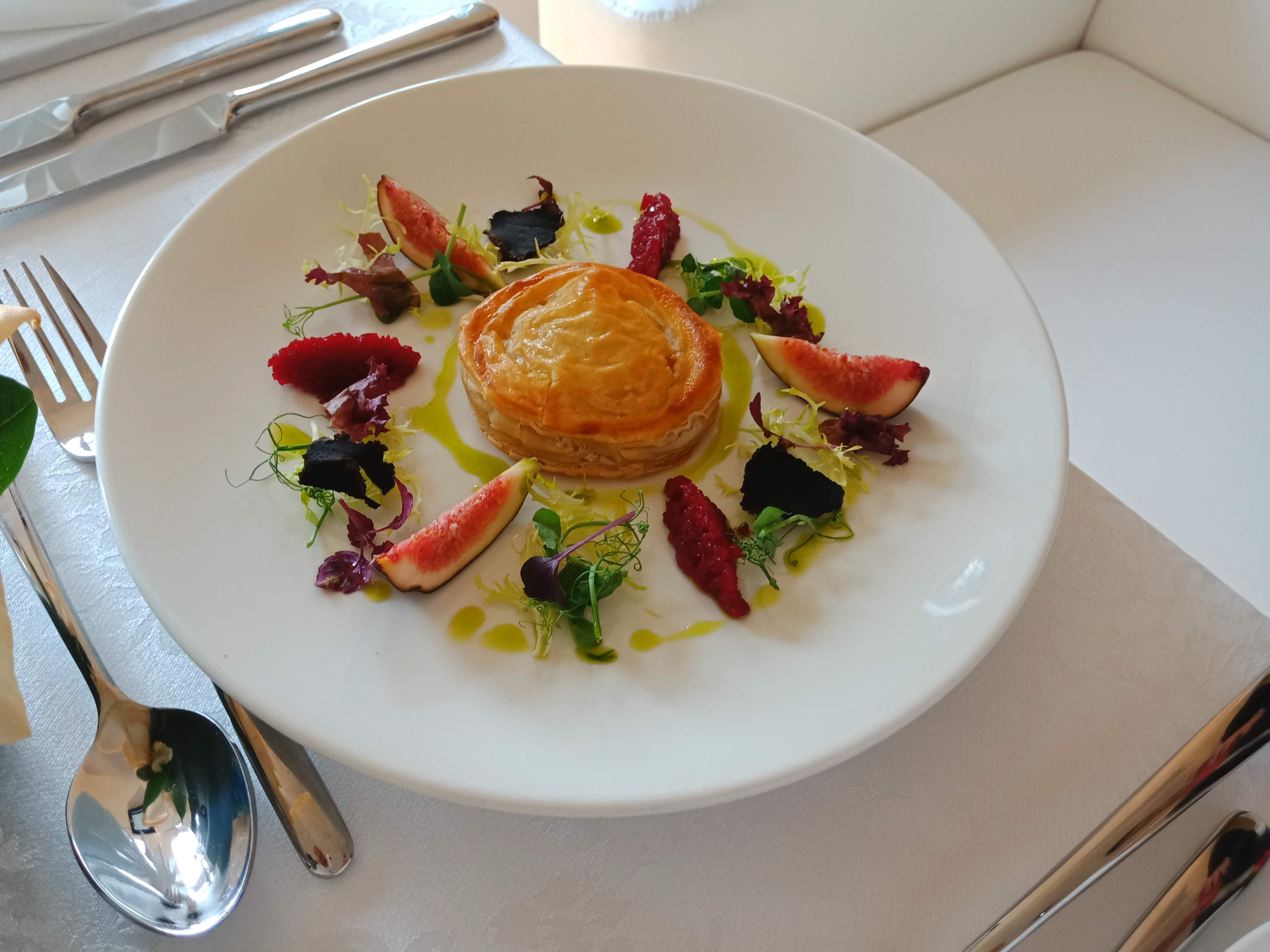Appetizer-Baked Goat Cheese & Onion Compote in puff pastry