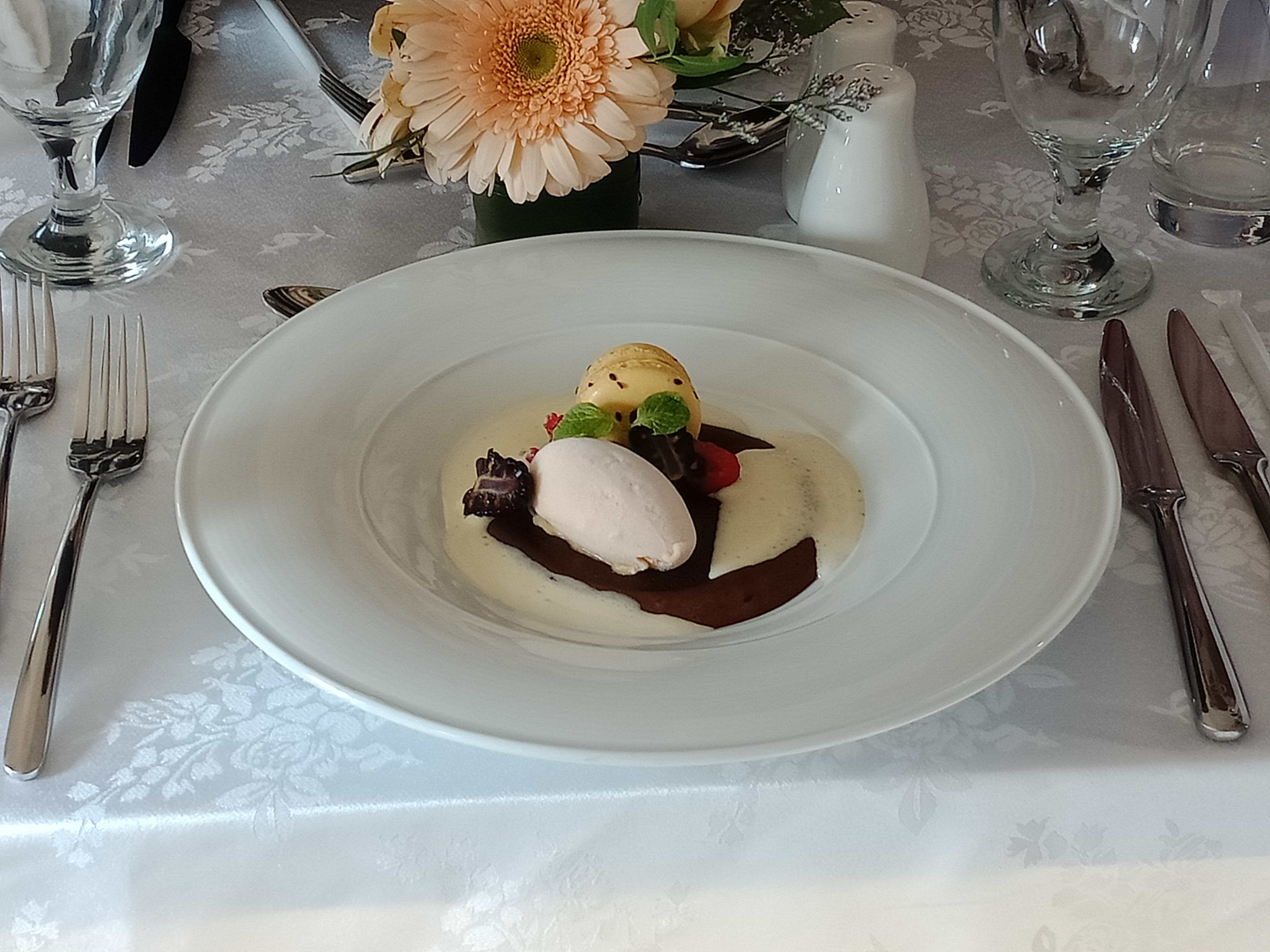 Dessert-Minted Dark Choc Warm Lava