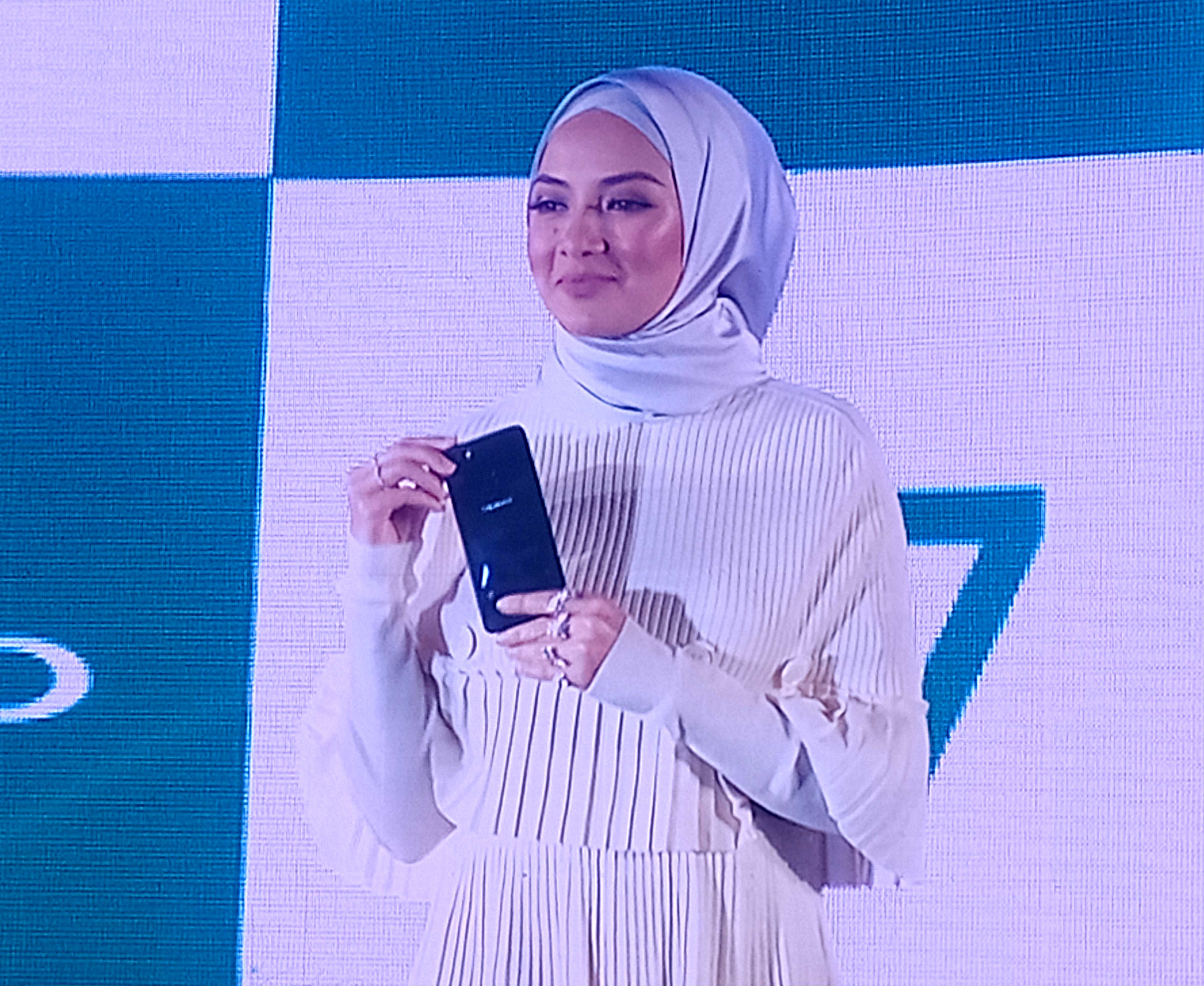 Neelofa