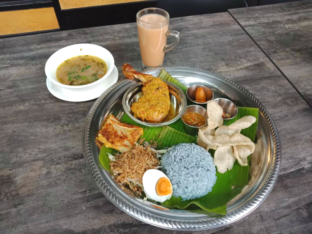 Nasi Kerabu Ayam Percik