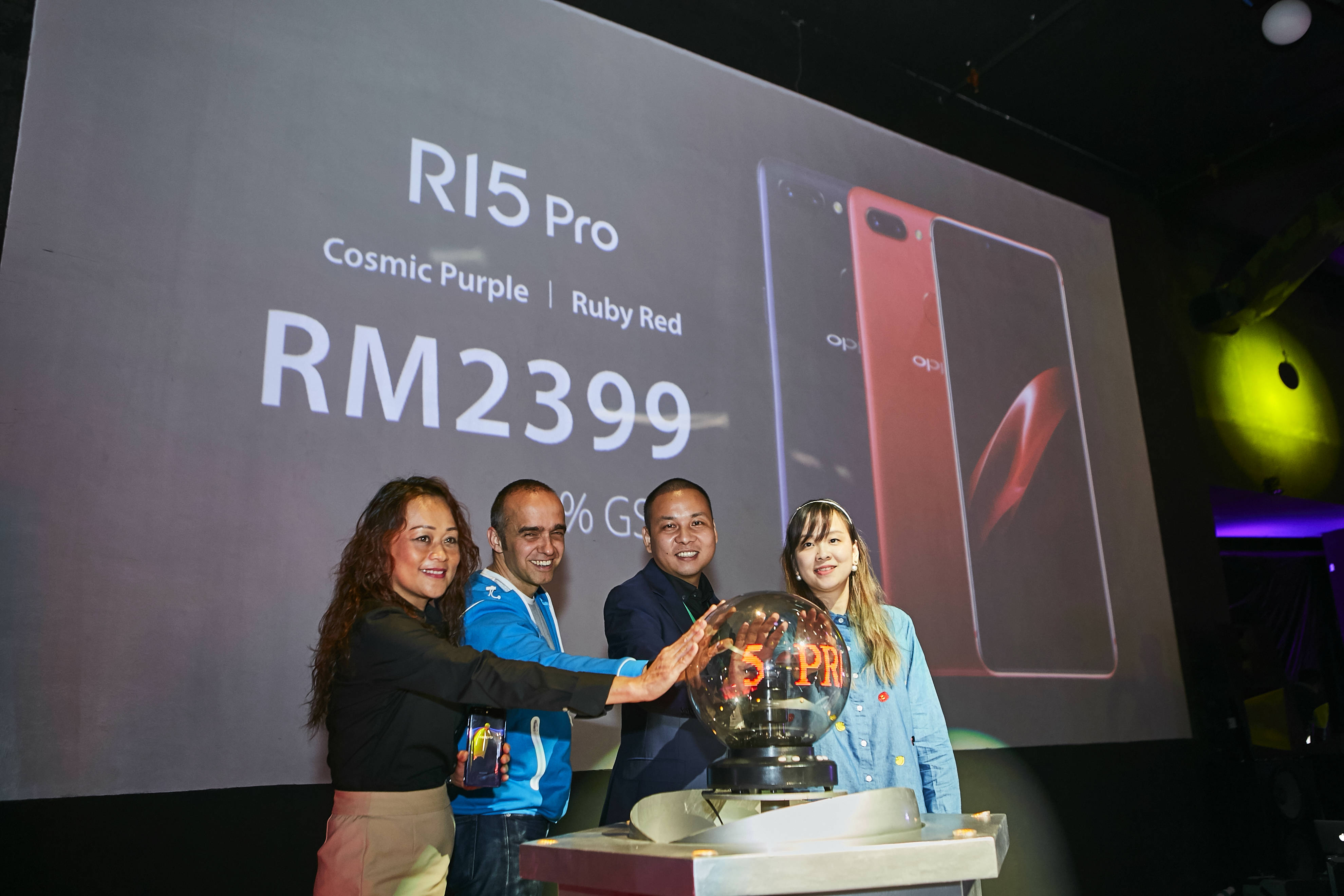 officially revealing the price of the OPPO R15 Pro during the launch