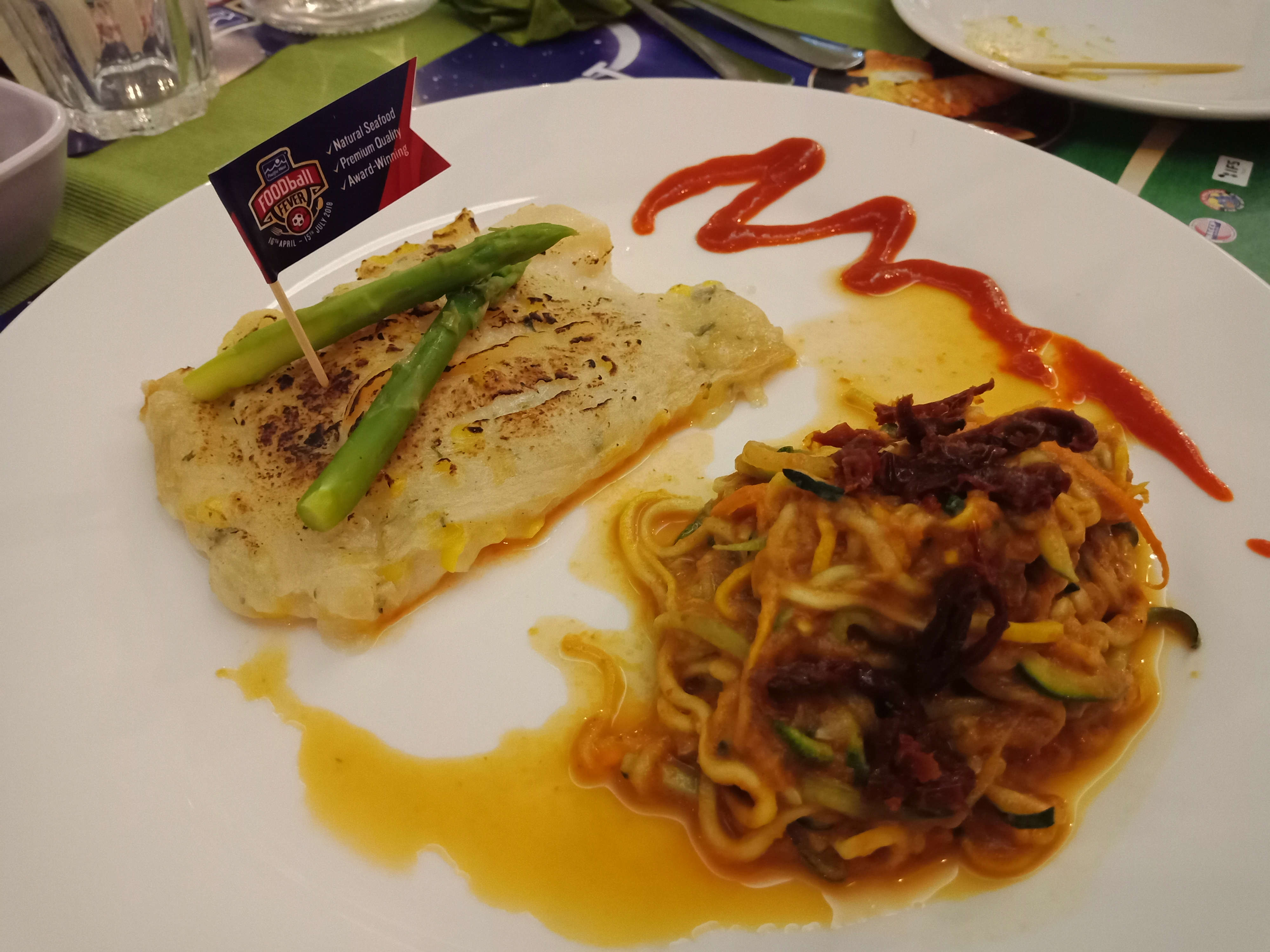 Oven Baked Fish Fillet dengan Carb-Free Zoodle