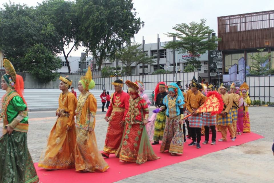 Warisan Bugis - Pakaian Tradisi 2