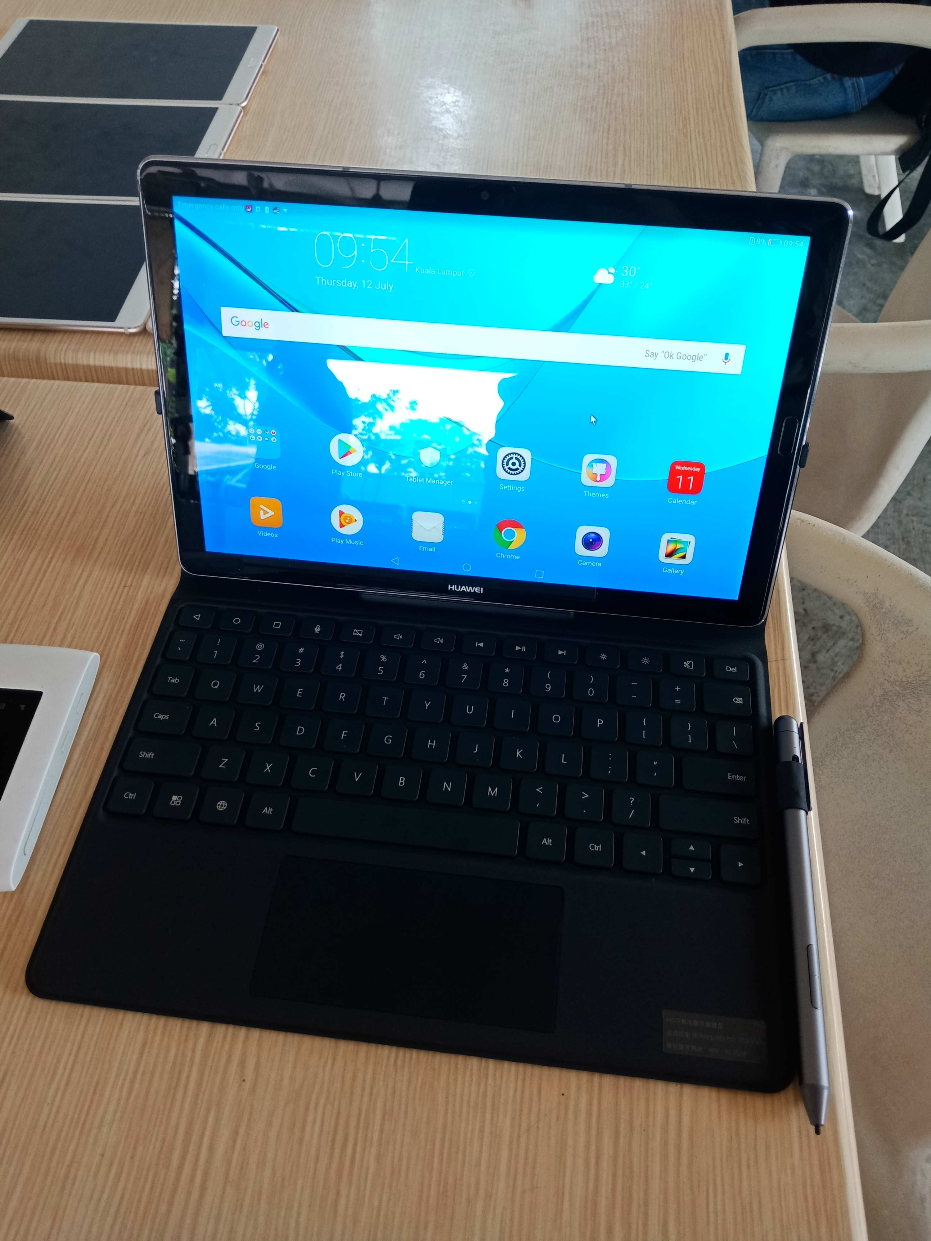 MediaPad M5 berserta flip cover
