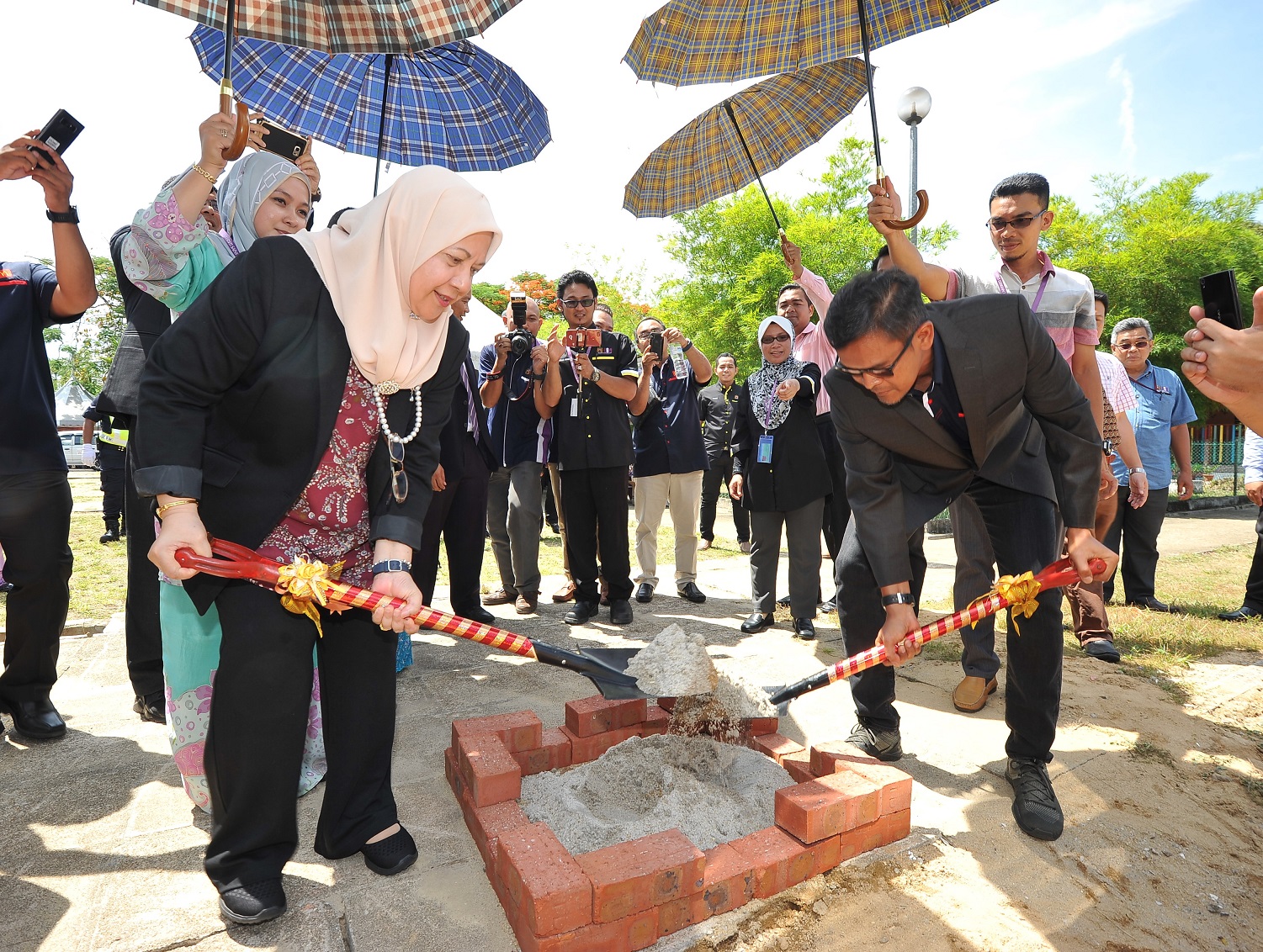 Upacara Pecah Tanah di tapak pembinaan Rumah Ronald McDonald 2