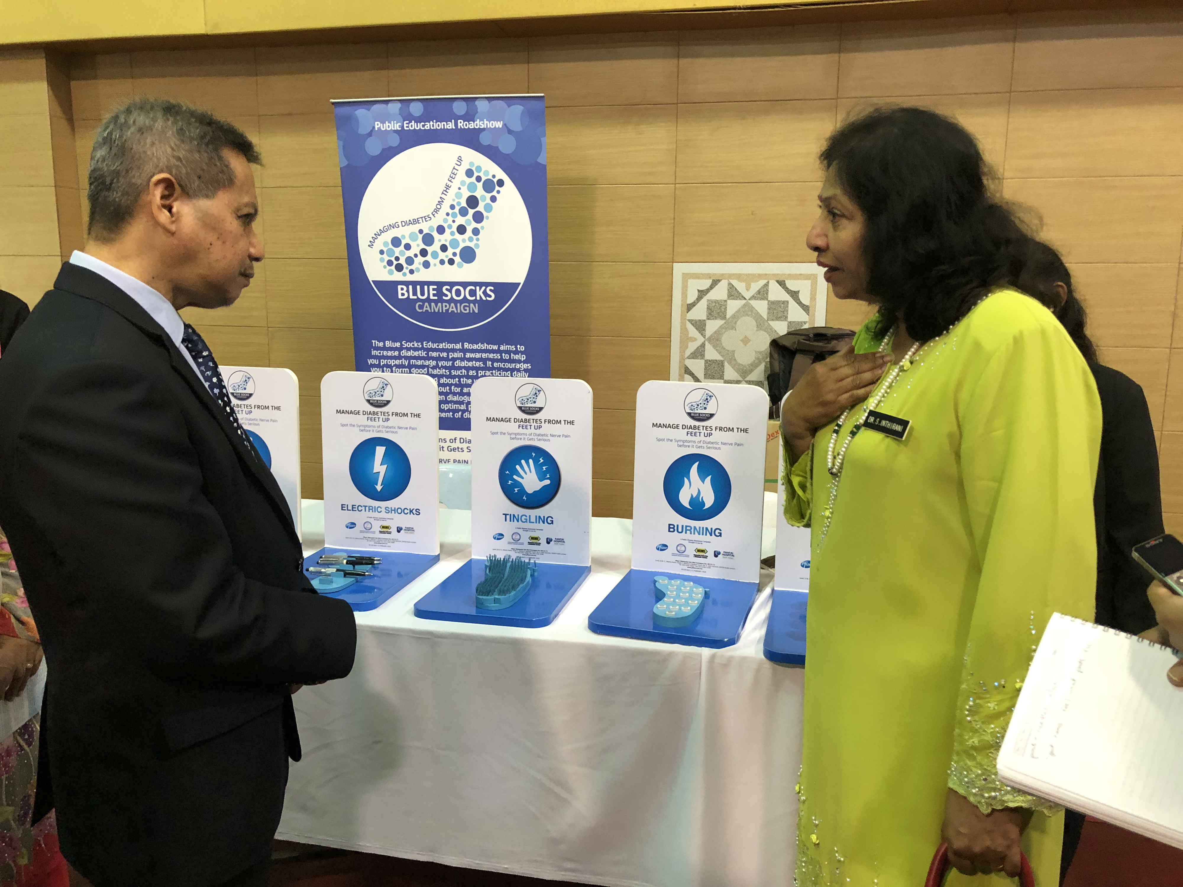 Siri Jelajah Kempen Blue Socks