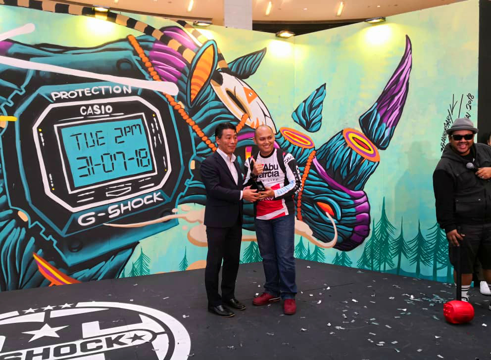 Naz menerima G-Shock DW-5600E