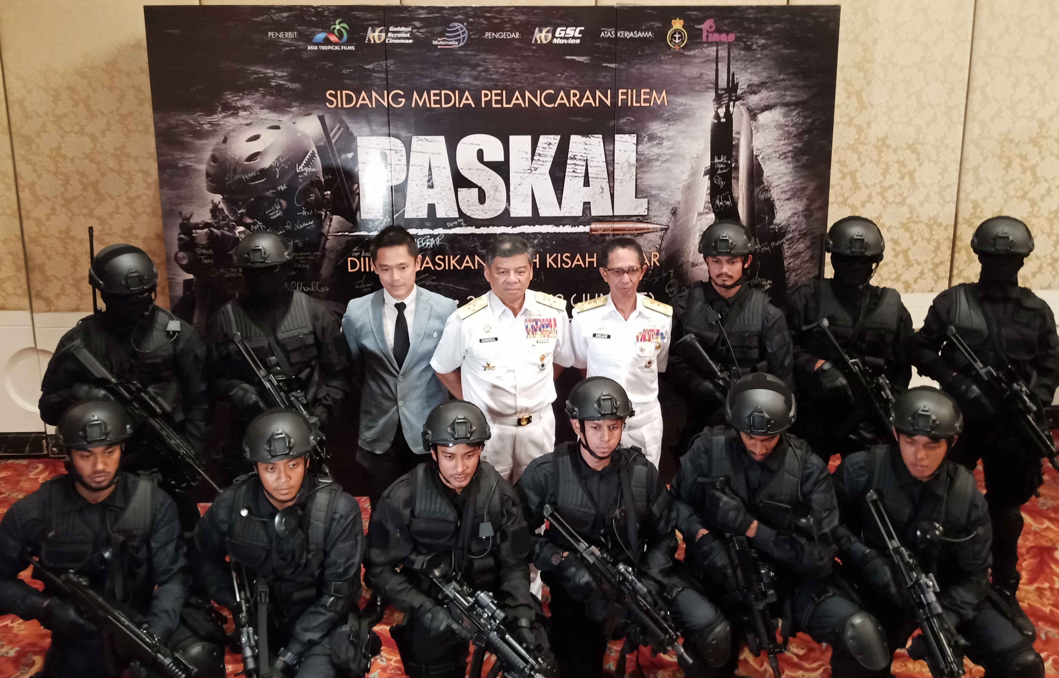 Panglima TLDM bersama para pelakon PASKAL THE MOVIE