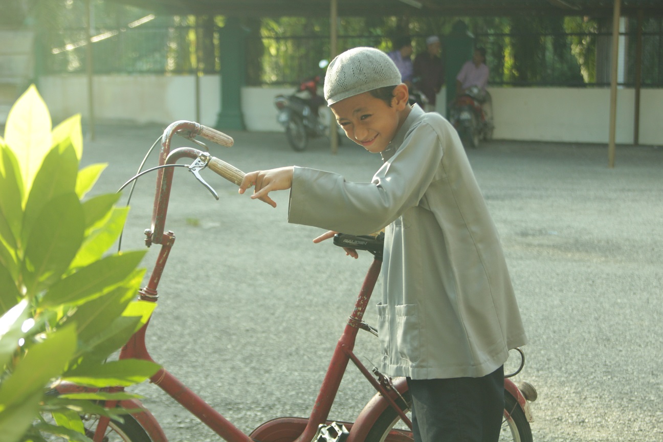 Luar Biasa - Rykarl Iskandar berlakon sebagai Mohamad Ridzuan Puzi atau Dek Wan