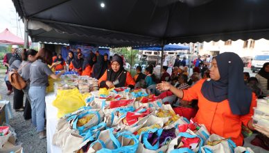 Sumbangan dari the Curve