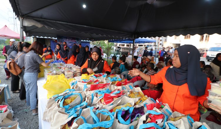 Sumbangan dari the Curve