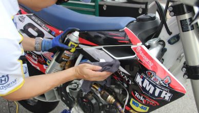 12 Degreaser to clean dirt & Smudges