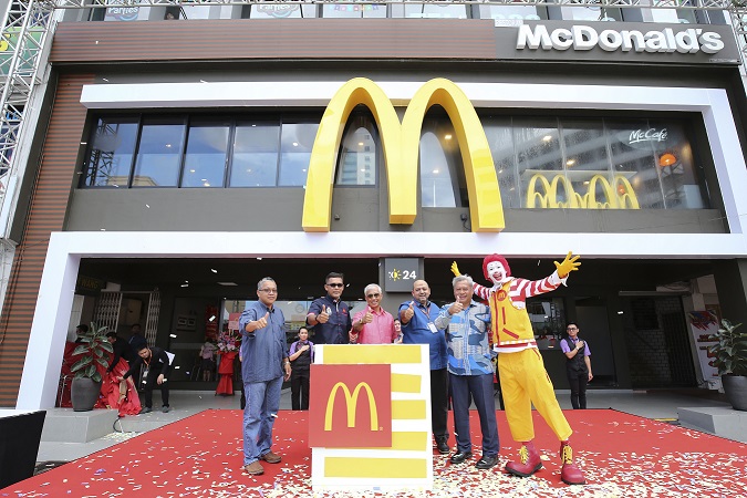 Restoran  McDonald's pertama di Sarawak berwajah baru
