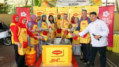 MAGGI bawakan berkat Ramadan ke Rumah Amal