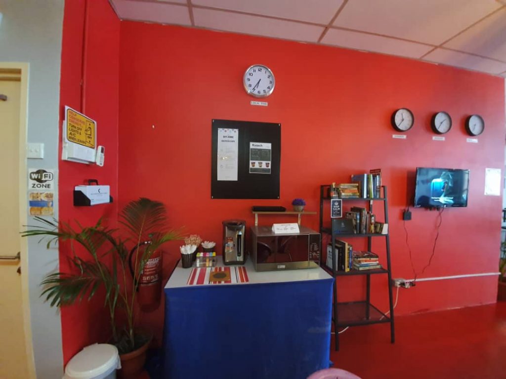 Kaunter D.I.Y. di Ristech Cafe