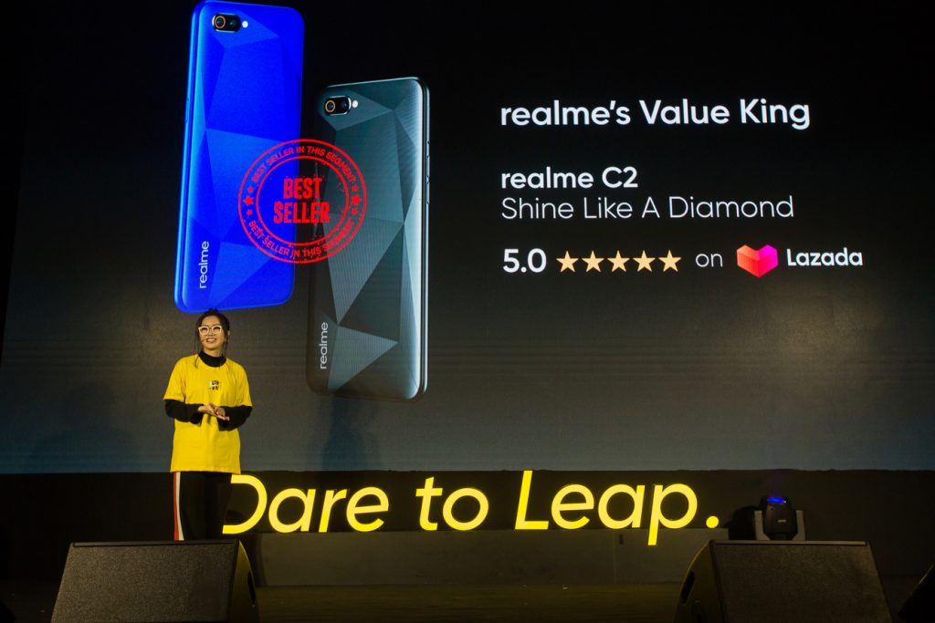 Ms. Tiffany Teh, Brand Manager of realme Malaysia sharing realme's growth as the most disruptive brand in the tech industry!
