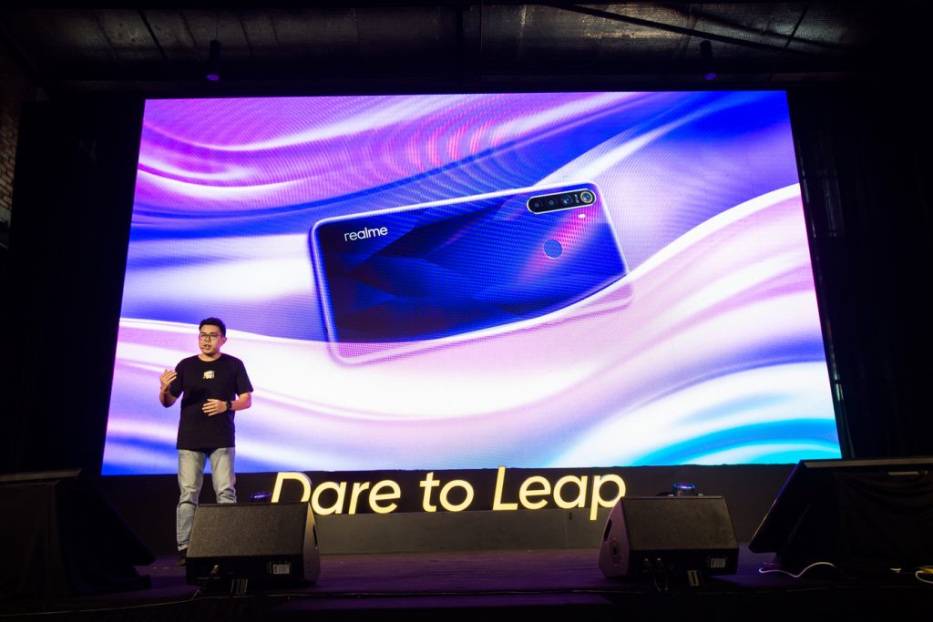 Mr. KC Har, Product Manager of realme Malaysia introducing realme 5 & 5 Pro, a product  that will create a new benchmark in their price segment. 